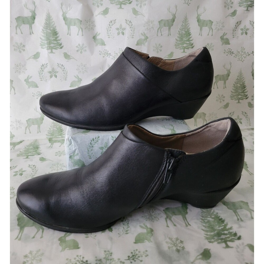 ECCO Black Leather Side Zip Comfort Ankle Booties Low Wedge Women's EU 39 US 8.5